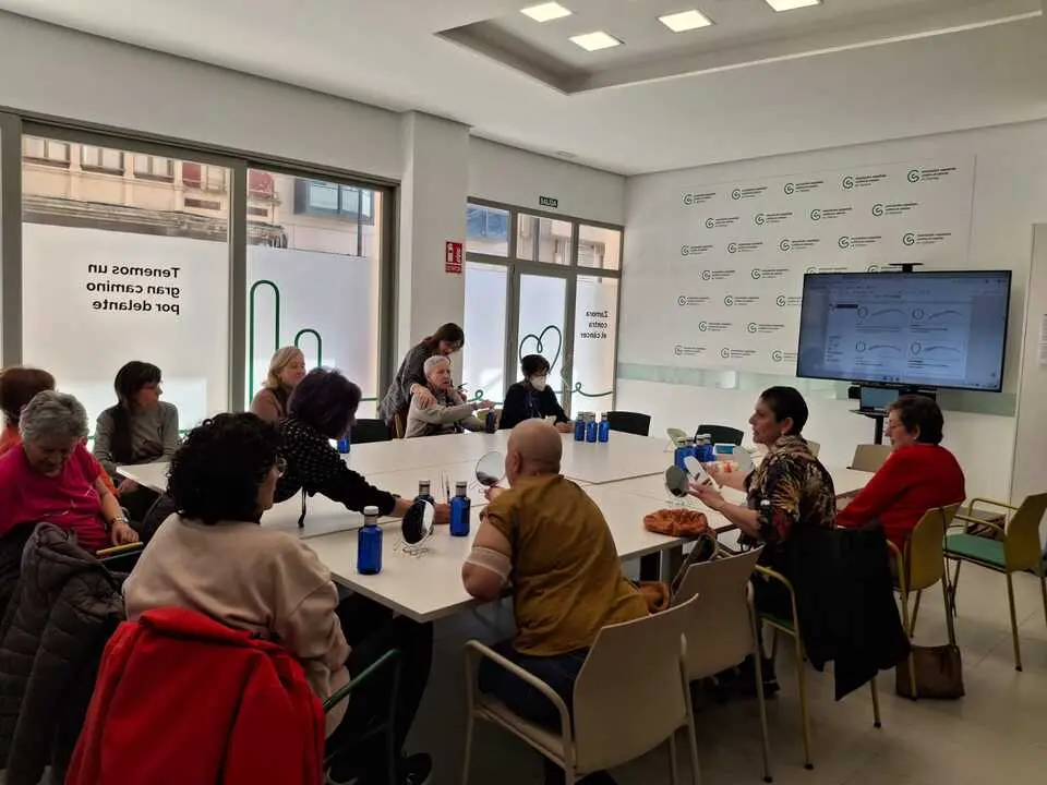 Taller de automaquillaje AECC Zamora