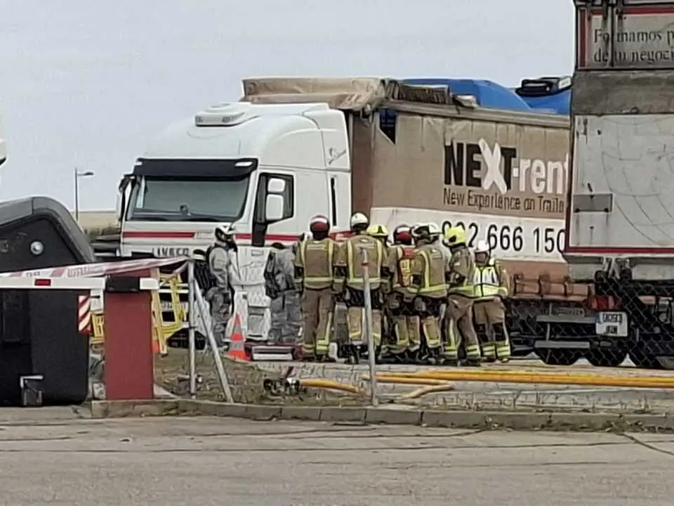 Derrame de material corrosivo en el Centro de Transportes de Zamora (4)