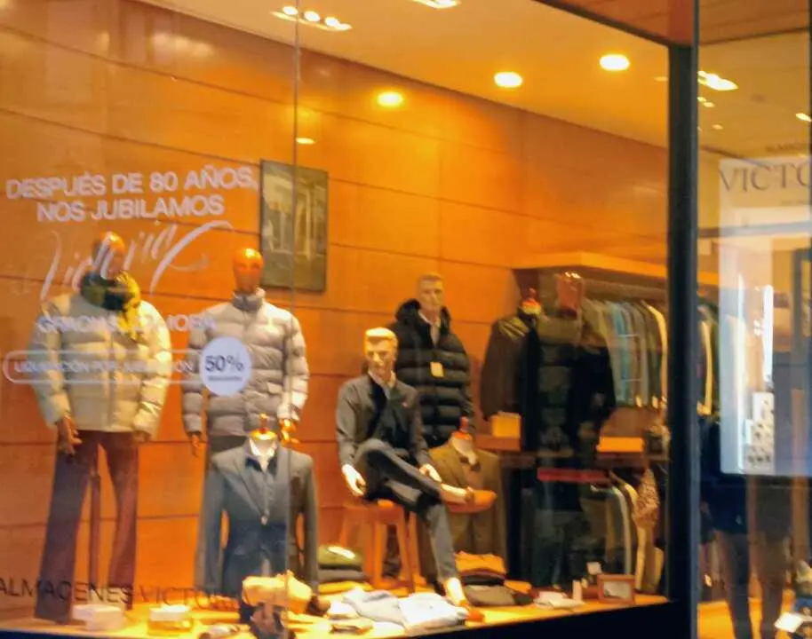 Escaparate de Almacenes Victoria en la Plaza Sagasta de Zamora