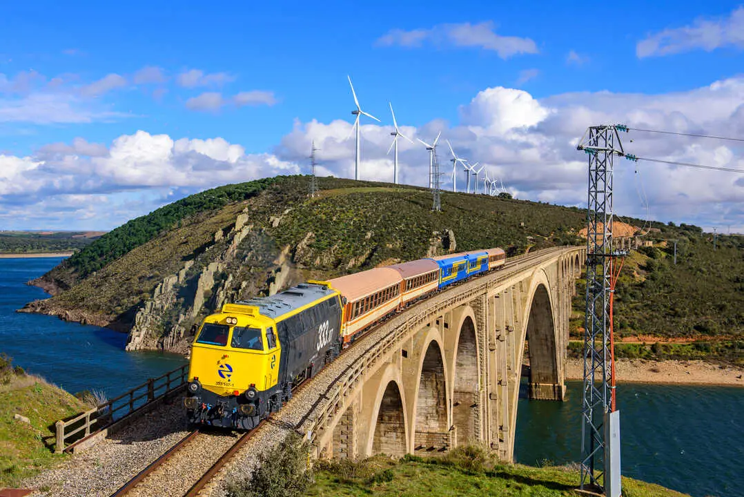 tren Ribera del Duero Zamora- Carbajales de Alba