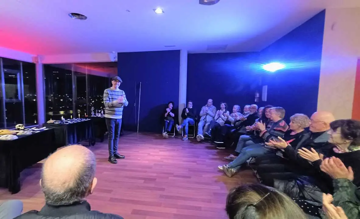 El mago Paco Gonz&aacute;lez durante la jornada