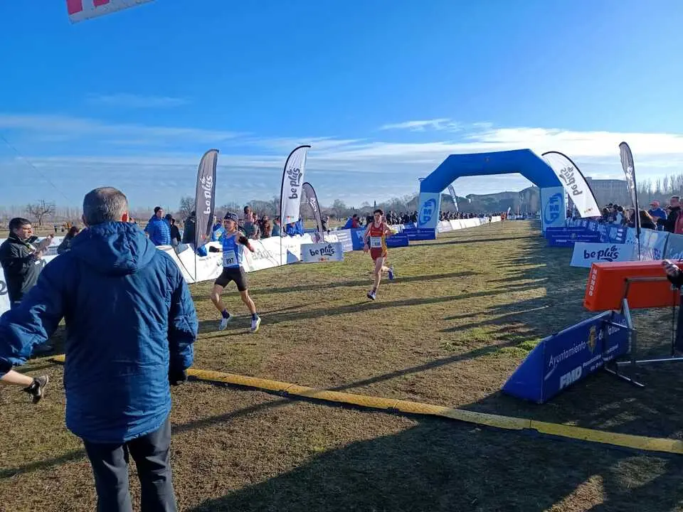 Adrian Sanchez Gallego, entrando en meta en el pasado cto auto. campo a traves,foto archivo