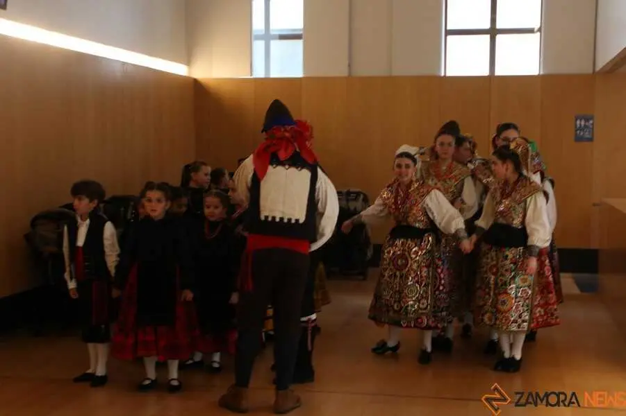 Festival Infantil de Folclore Do&ntilde;a Urraca