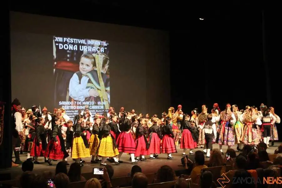 Festival Infantil de Folclore Do&ntilde;a Urraca_2