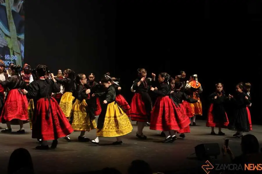 Festival Infantil de Folclore Do&ntilde;a Urraca_10