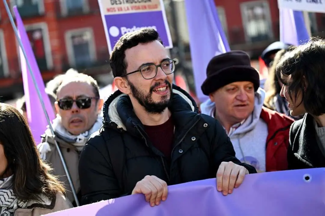 Miguel &Aacute;ngel LLamas en la manifestaci&oacute;n del 8M