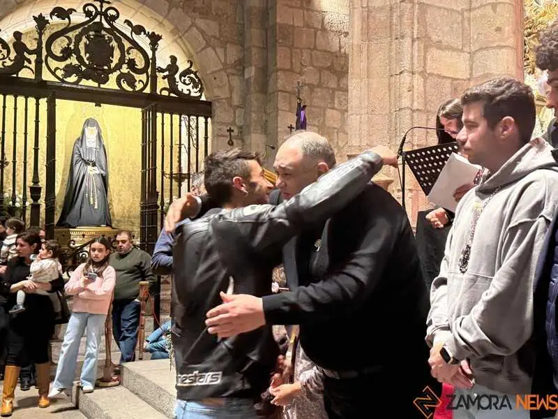 Imposici&oacute;n de medallas a los nuevos hermanos y damas de Jes&uacute;s Nazareno vulgo Congregaci&oacute;n _18