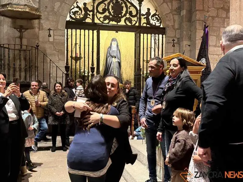 Imposici&oacute;n de medallas a los nuevos hermanos y damas de Jes&uacute;s Nazareno vulgo Congregaci&oacute;n _20