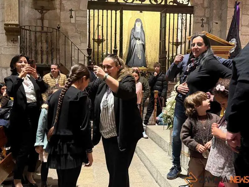 Imposici&oacute;n de medallas a los nuevos hermanos y damas de Jes&uacute;s Nazareno vulgo Congregaci&oacute;n _21