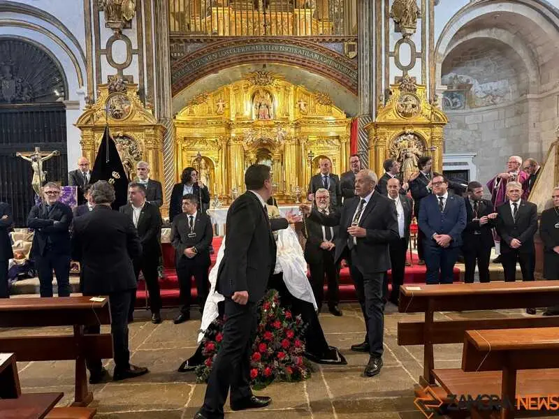 rito de entrada Nuevos Hermanos Santo Entierro _2