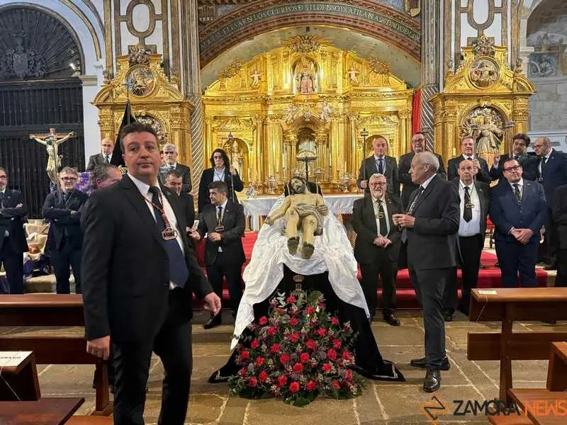 rito de entrada Nuevos Hermanos Santo Entierro _3