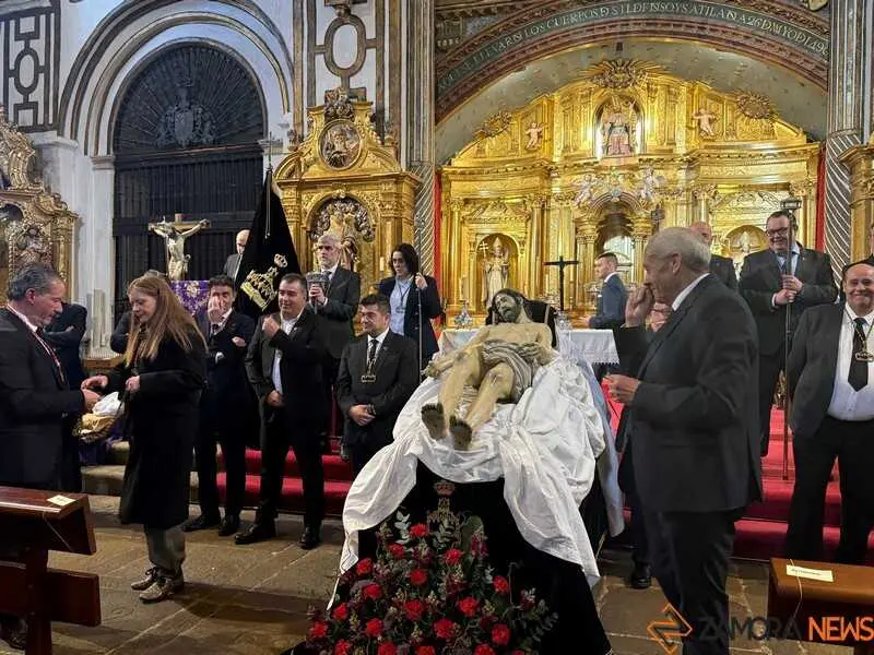 rito de entrada Nuevos Hermanos Santo Entierro _5