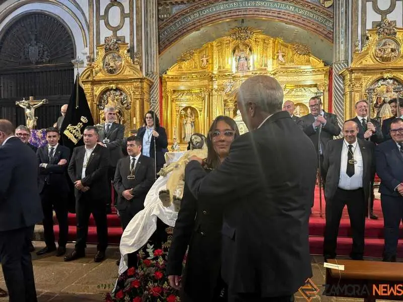 rito de entrada Nuevos Hermanos Santo Entierro _10