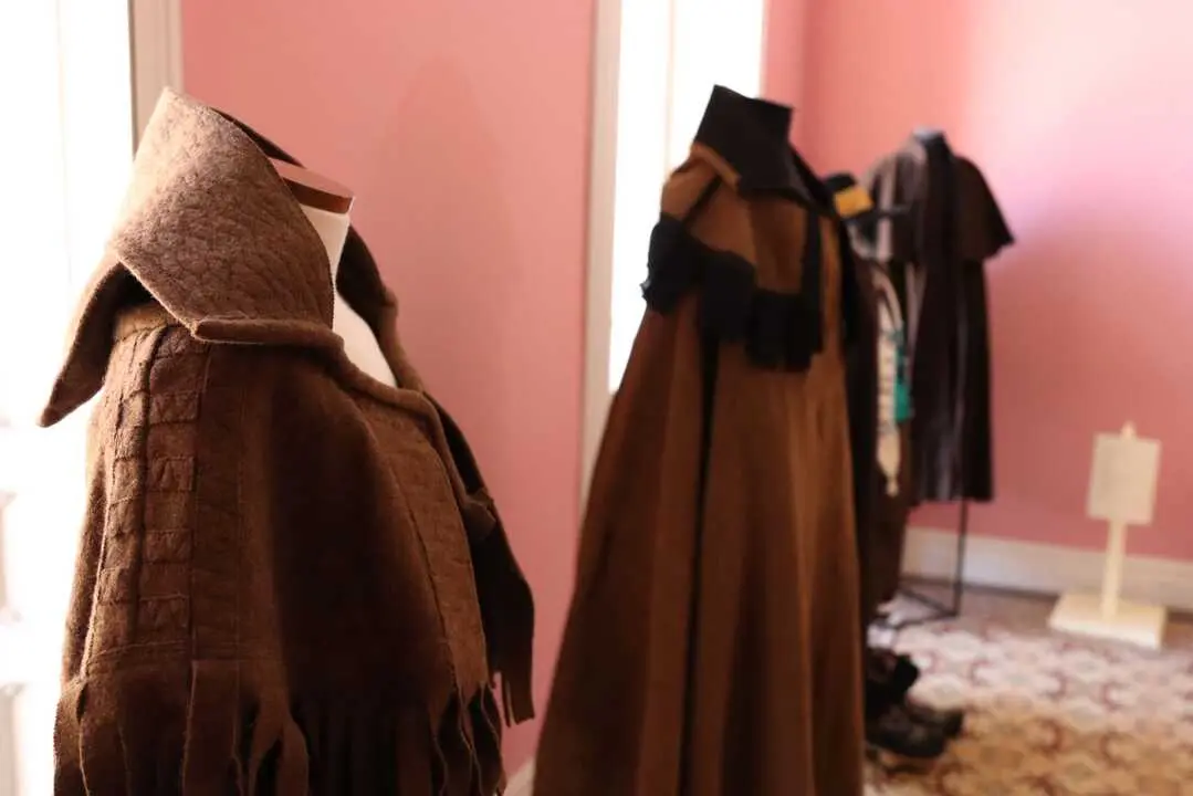 Capas Ib&eacute;ricas e indumentaria tradicional de la provincia de Zamora (2)