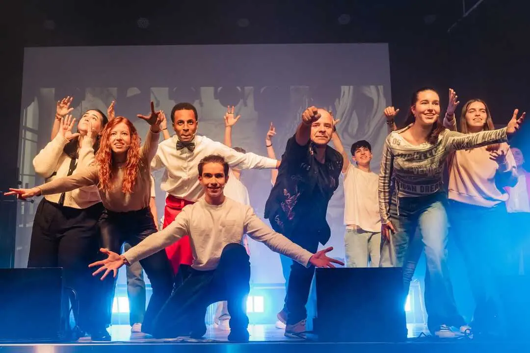 M&aacute;s All&aacute; 1