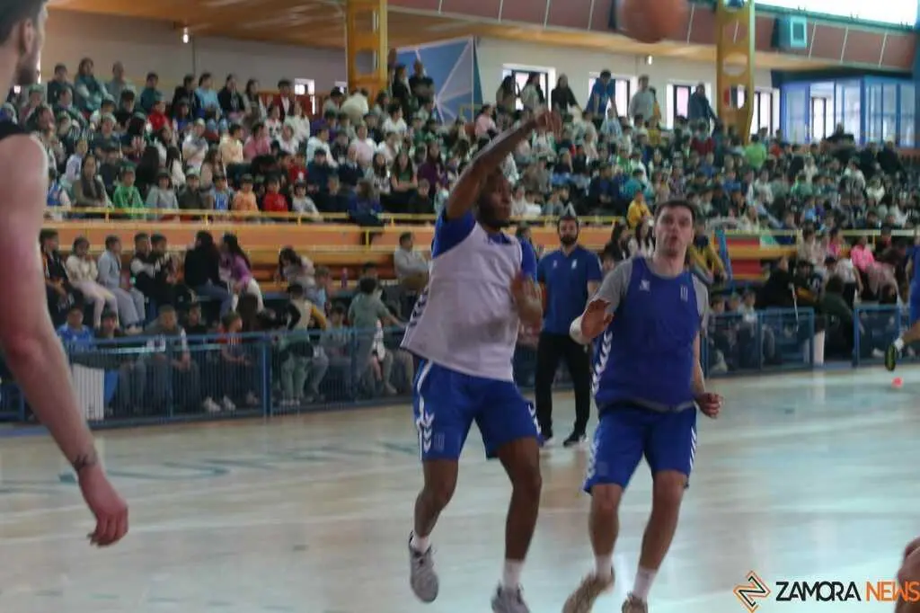CB Zamora entrenamiento a puertas abiertas _11