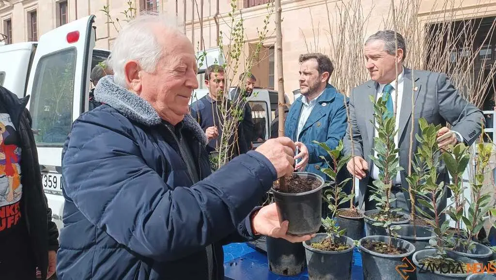 Reparto de plantas Diputaci&oacute;n de Zamora 