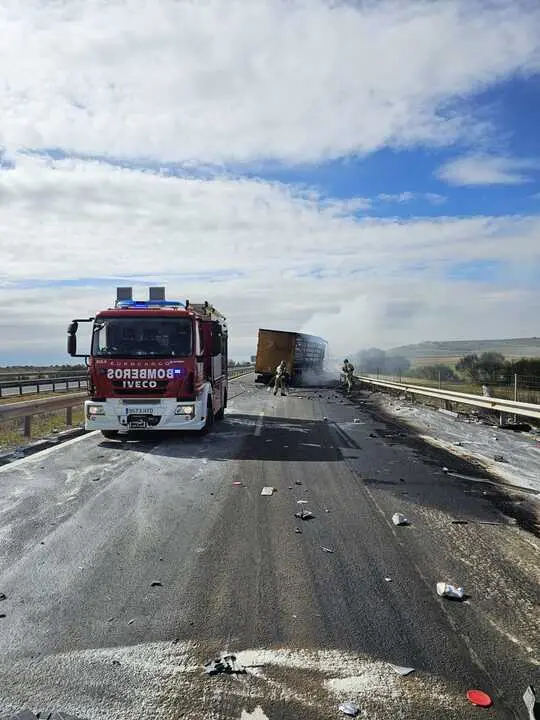 colisi&oacute;n de dos camiones  (1)