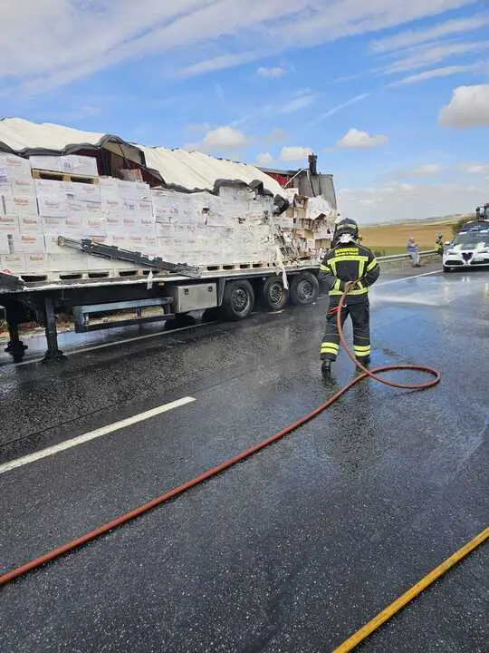 colisi&oacute;n de dos camiones  (4)