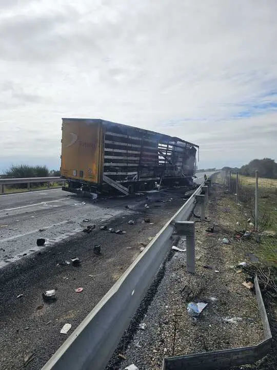 colisi&oacute;n de dos camiones  (7)