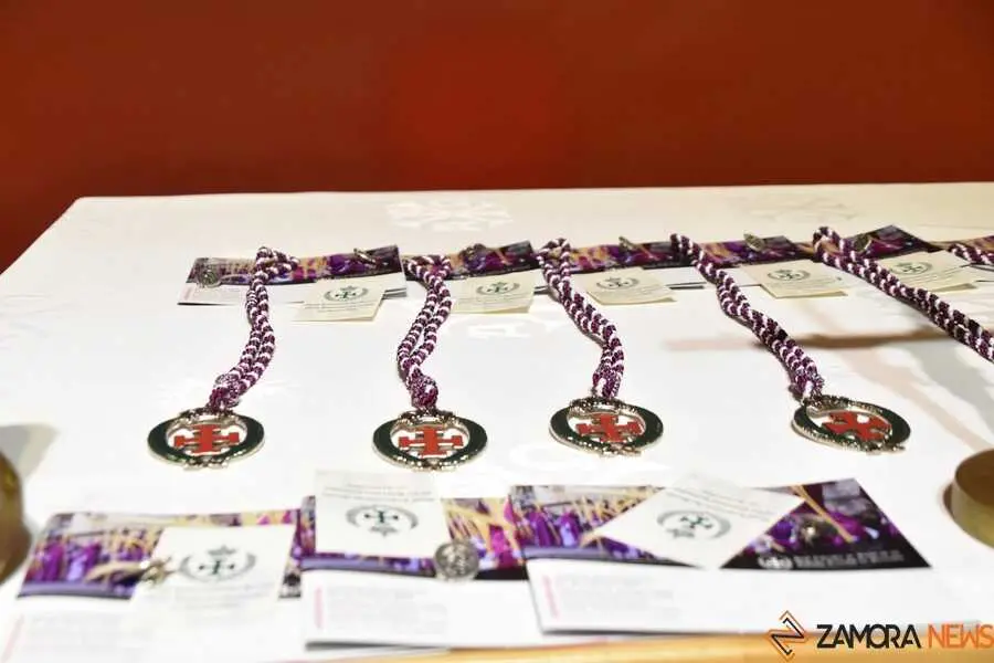 La Borriquita, nuevos hermanos 