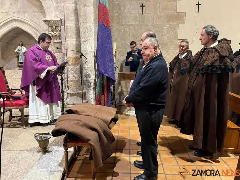 entrada nuevos hermanos Capas Pardas _3