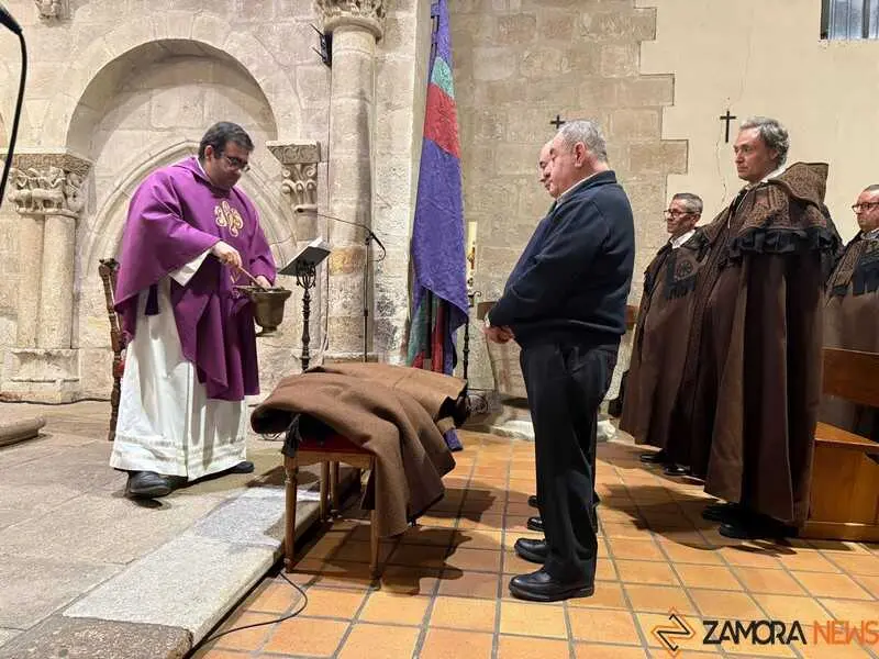 entrada nuevos hermanos Capas Pardas _5