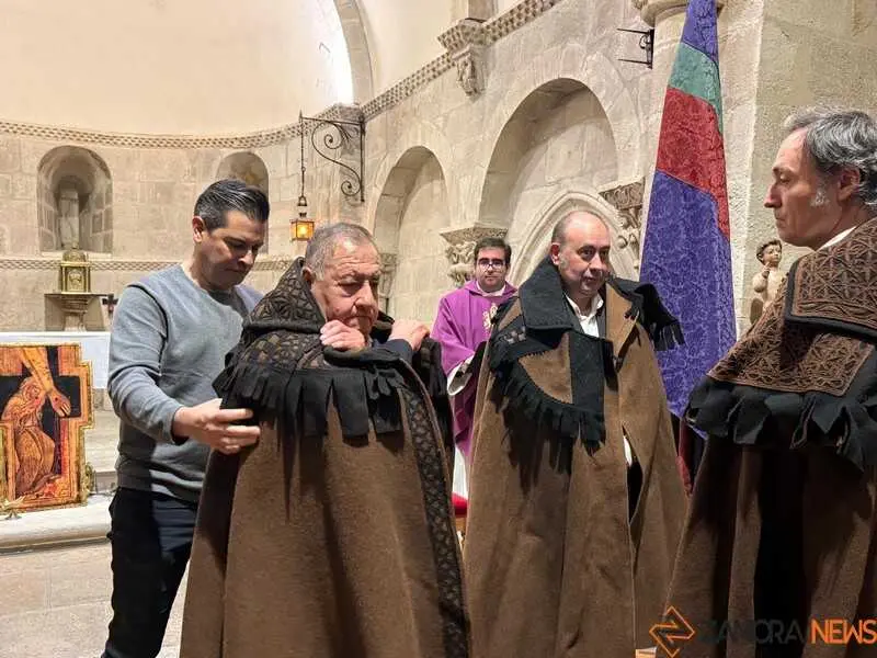 entrada nuevos hermanos Capas Pardas _6