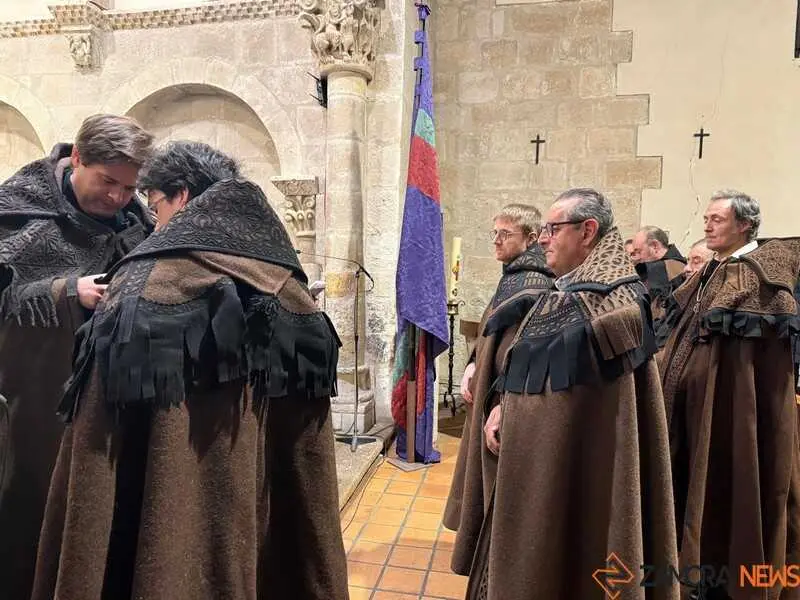 entrada nuevos hermanos Capas Pardas _10