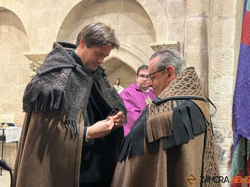 entrada nuevos hermanos Capas Pardas _11