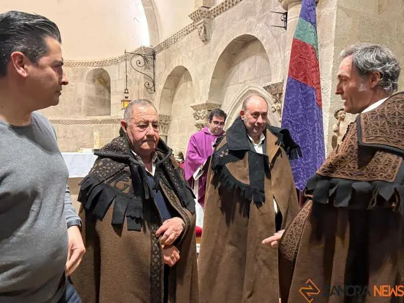 entrada nuevos hermanos Capas Pardas _15