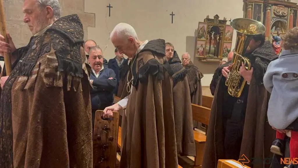 entrada nuevos hermanos Capas Pardas _5