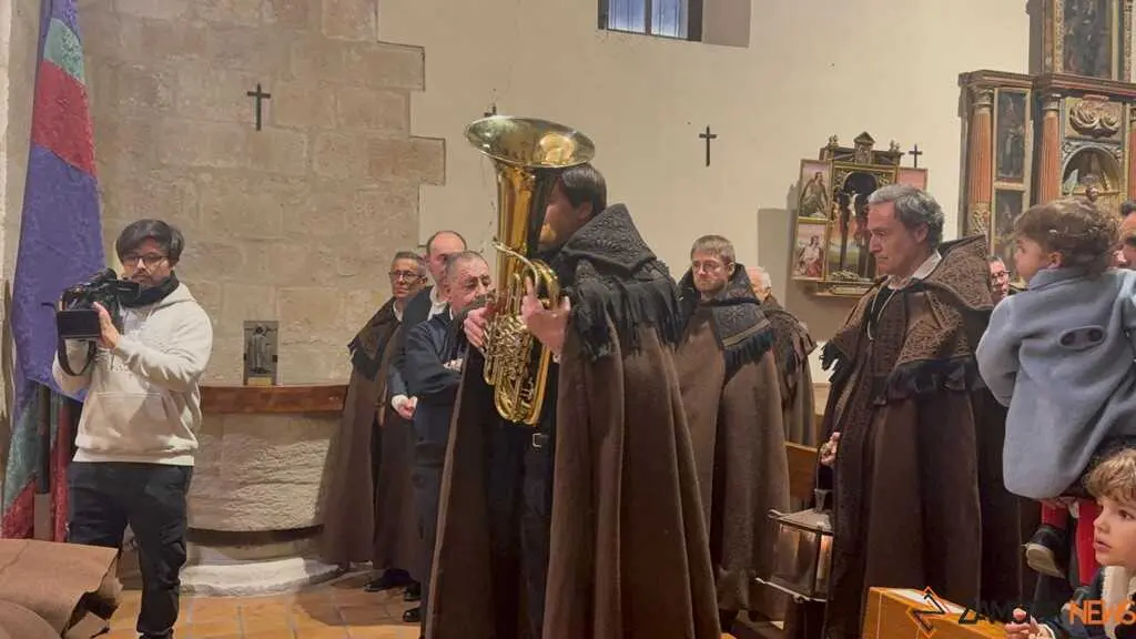 entrada nuevos hermanos Capas Pardas _7