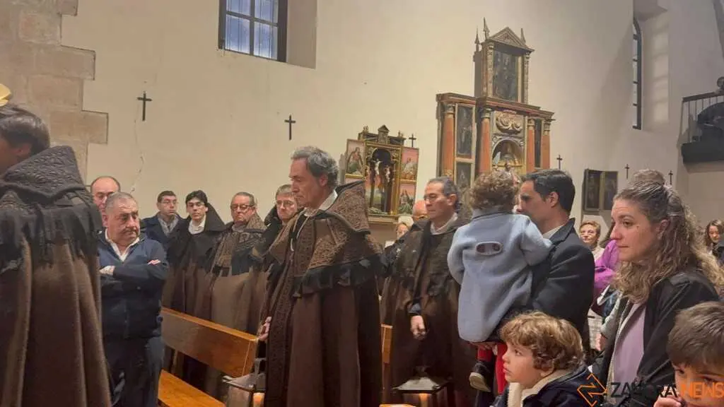 entrada nuevos hermanos Capas Pardas _8