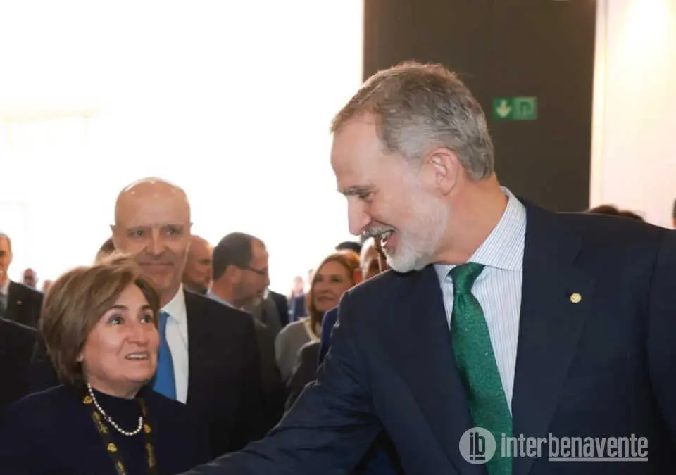 El Rey Felipe VI con Olga Alonso