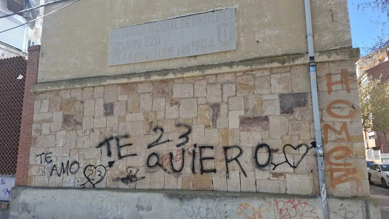 Pintada en la calle Valdivia de Zamora