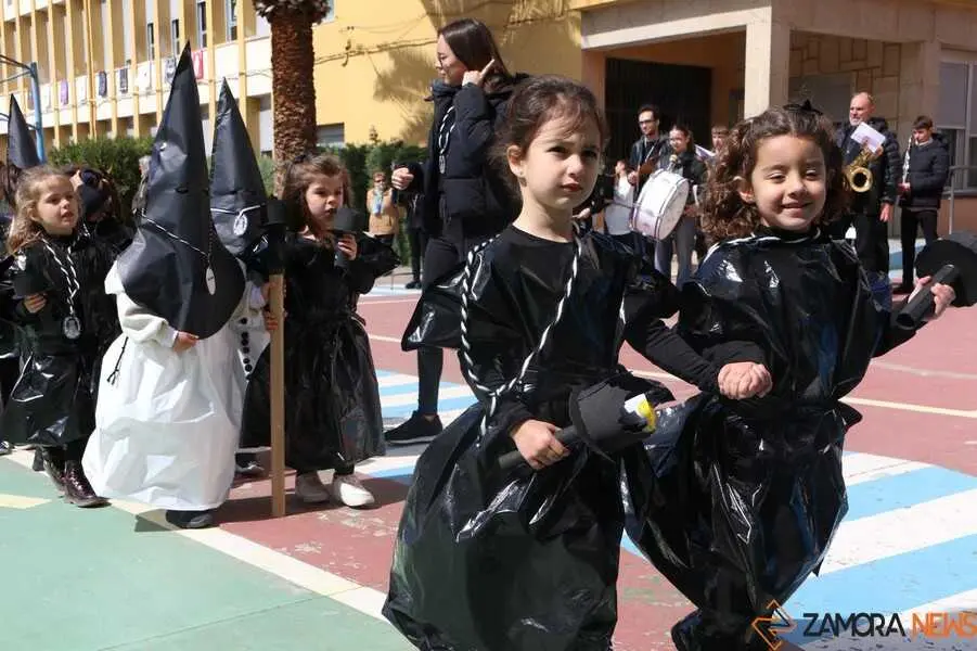 procesi&oacute;n escolar semana santa Nuestra Se&ntilde;ora del Roc&iacute;o_5