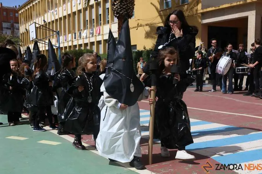 procesi&oacute;n escolar semana santa Nuestra Se&ntilde;ora del Roc&iacute;o_6