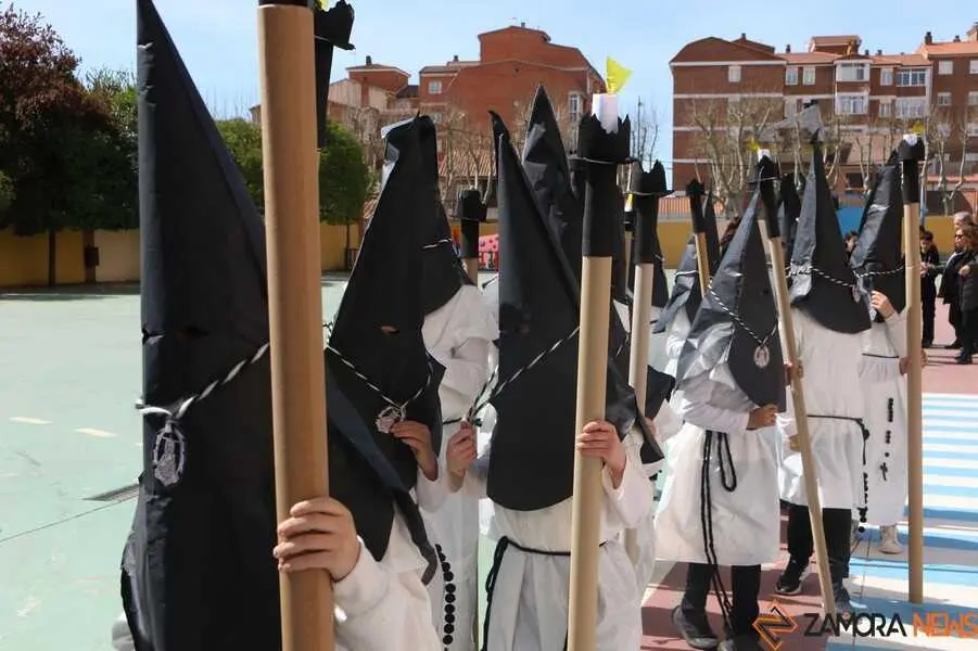 procesi&oacute;n escolar semana santa Nuestra Se&ntilde;ora del Roc&iacute;o_9