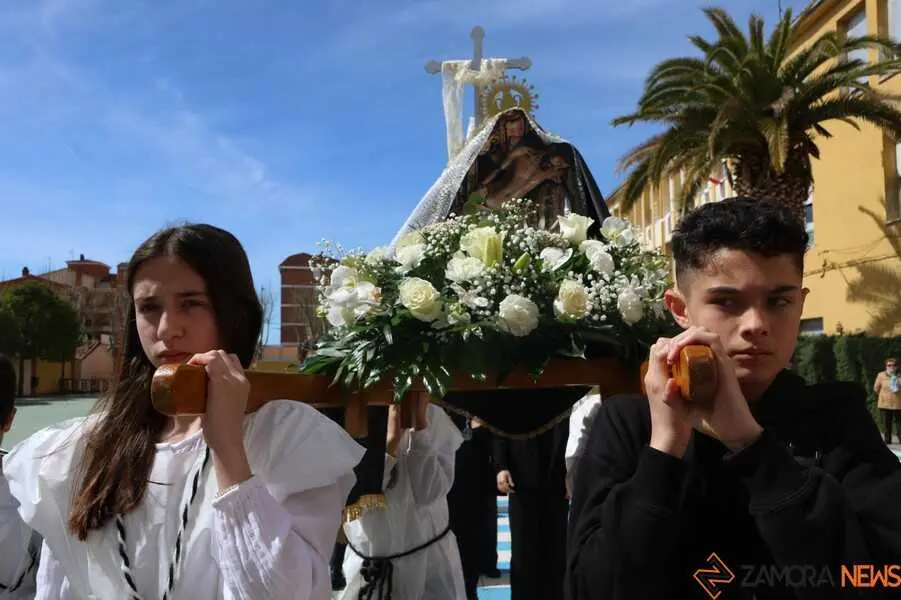 procesi&oacute;n escolar semana santa Nuestra Se&ntilde;ora del Roc&iacute;o_13