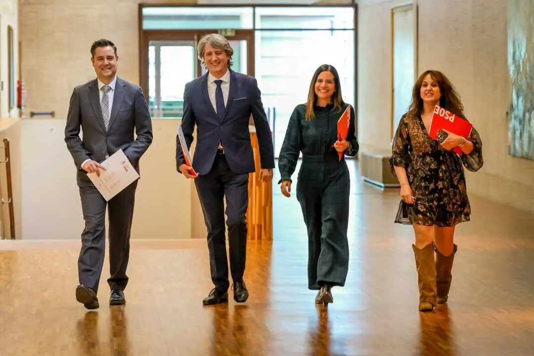 Carlos Mart&iacute;nez en los momentos previos d su reuni&oacute;n con Ma&ntilde;ueco