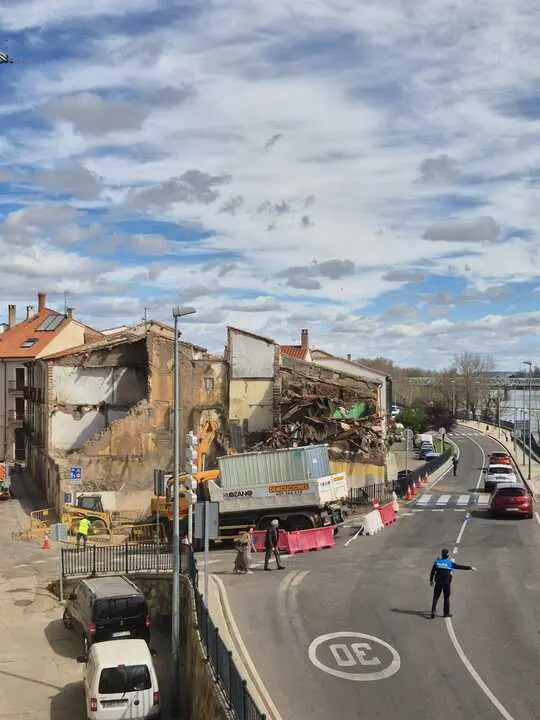 Derribo calle Puente segundo edificio