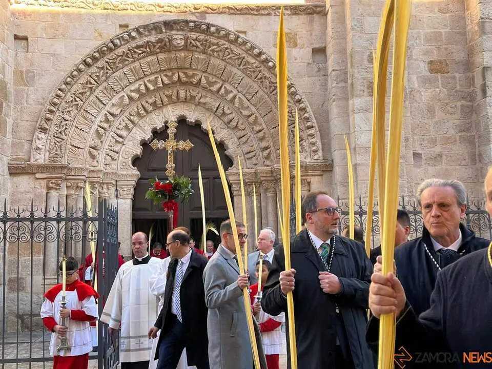 Bendici&oacute;n de palmas Obispo _22