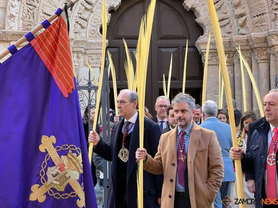 Bendici&oacute;n de palmas Obispo _30