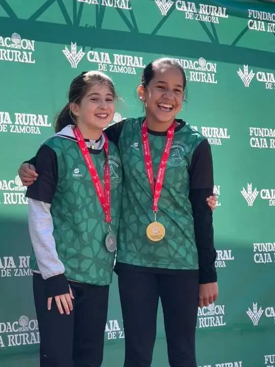 Alicia 1&ordm; y Violeta 2&ordm; Camp CyL Club de Actividades Nauticas