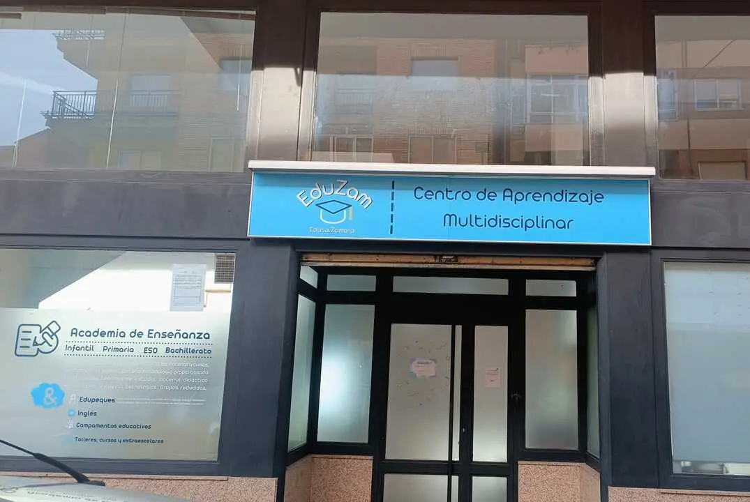 Exterior del centro de aprendizaje en la calle Arapiles