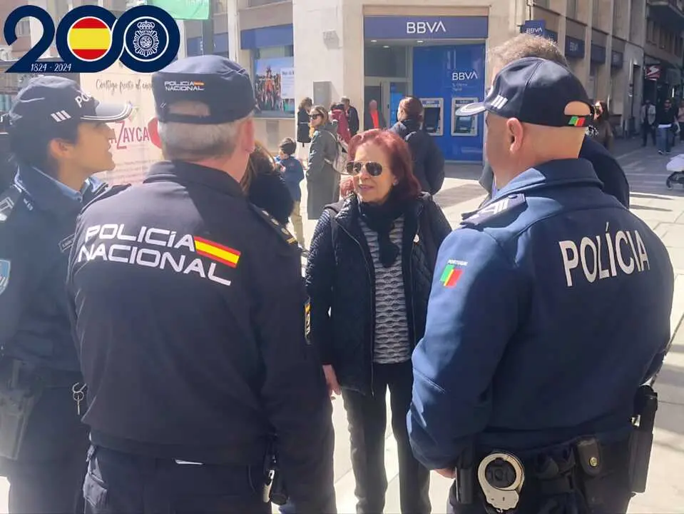 Polic&iacute;as Nacional y portuguesa