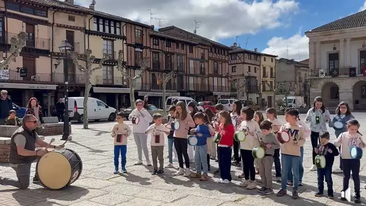 Peque&ntilde;os Cofrades Toro- imagen del video Ayuntamiento de Toro 