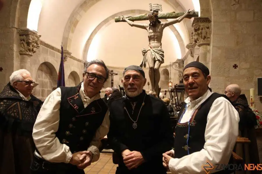 procesi&oacute;n Capas Pardas Zamora _4