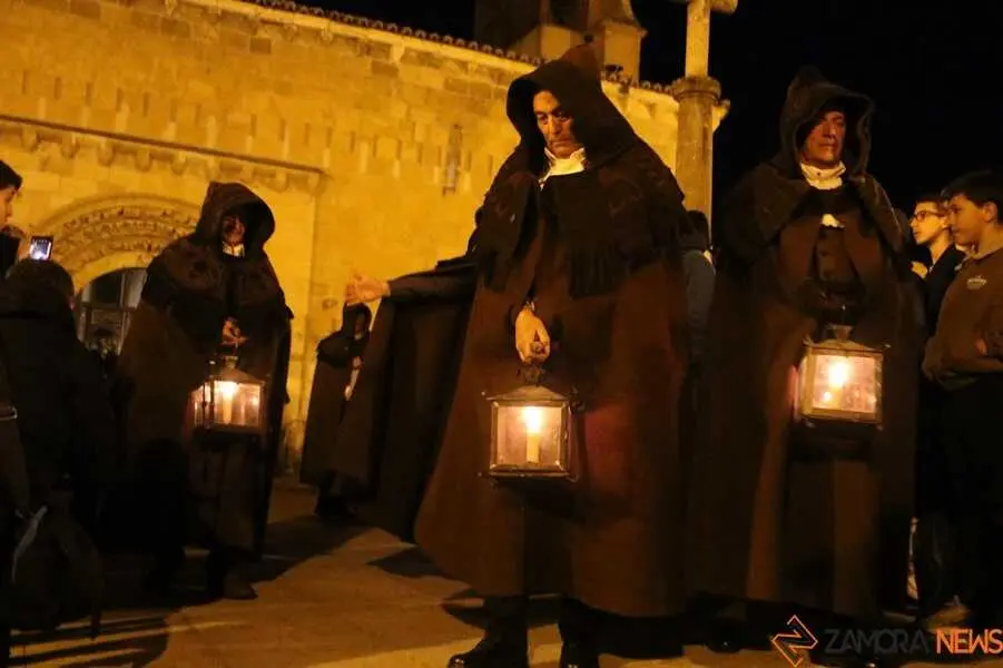 procesi&oacute;n Capas Pardas Zamora _12